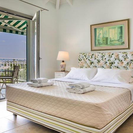 Afrodite Luxury Villa Svoronata Buitenkant foto