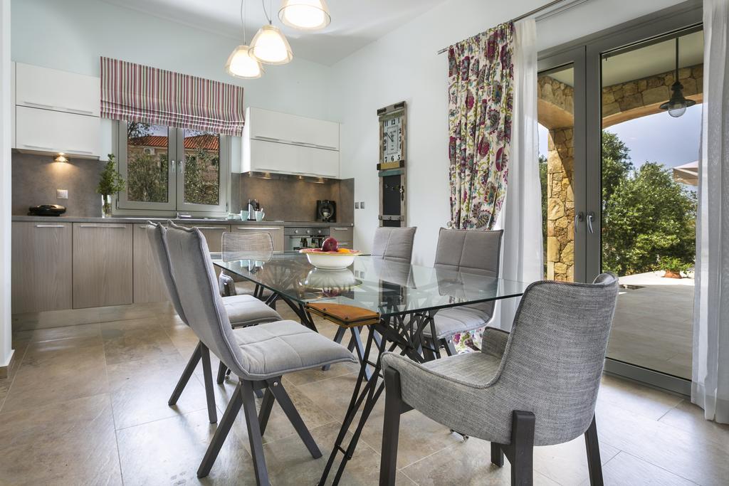 Afrodite Luxury Villa Svoronata Buitenkant foto