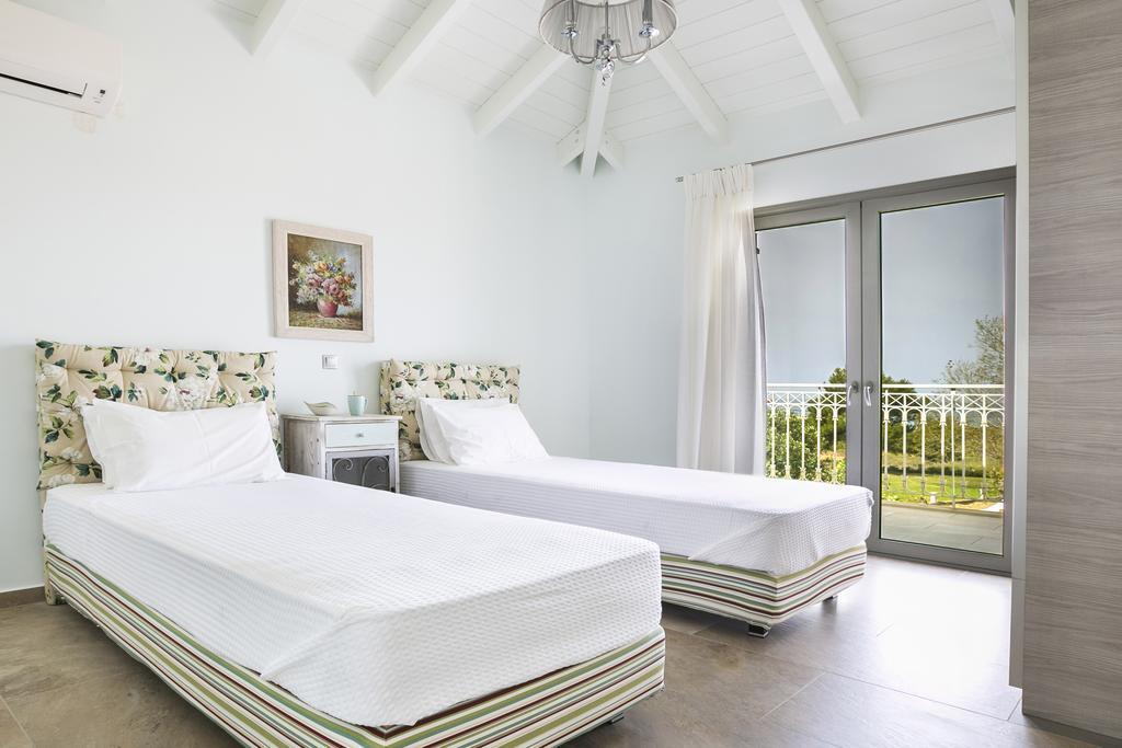 Afrodite Luxury Villa Svoronata Buitenkant foto