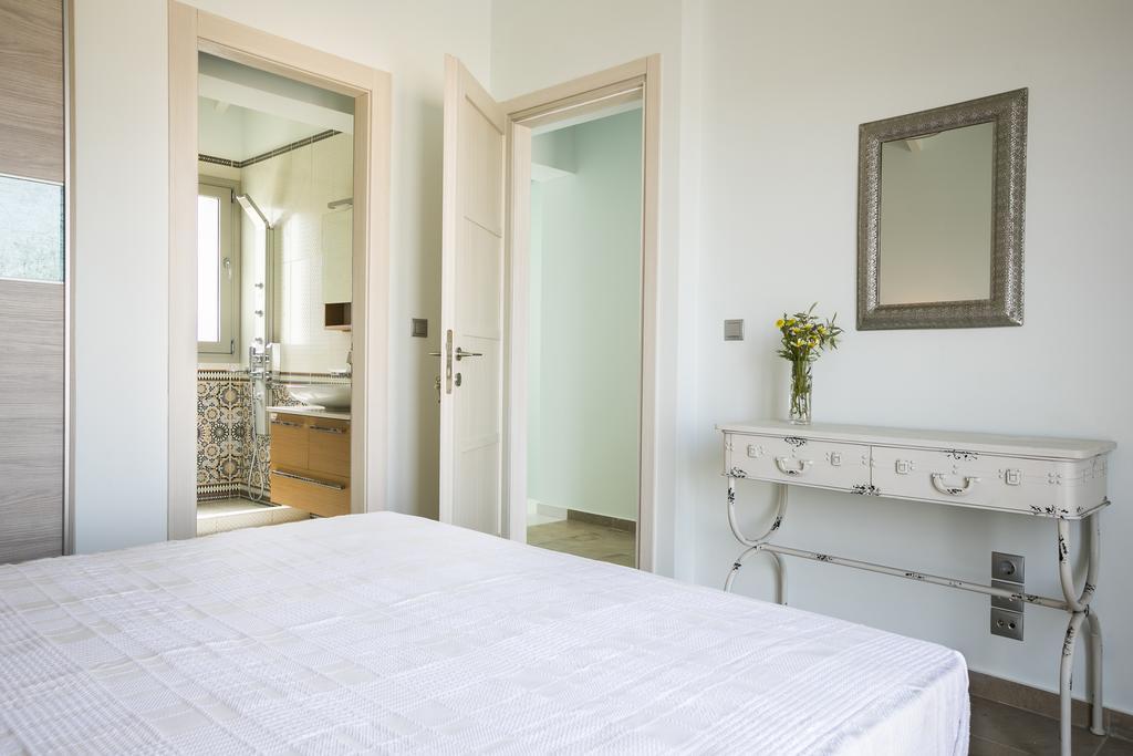 Afrodite Luxury Villa Svoronata Buitenkant foto